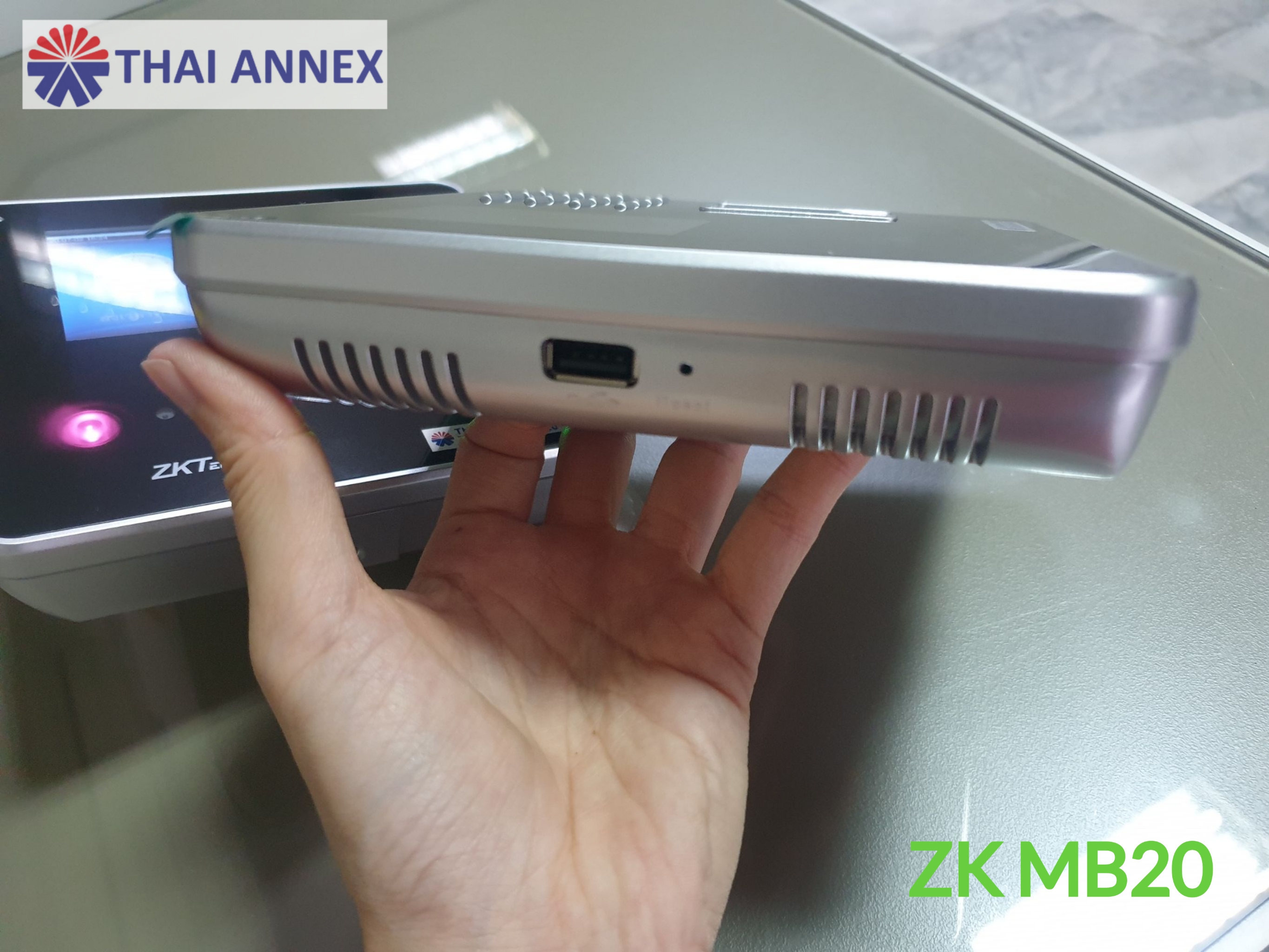 เครื่องสแกนใบหน้า ZK MB20 เครื่องสแกนใบหน้า ZK MB20